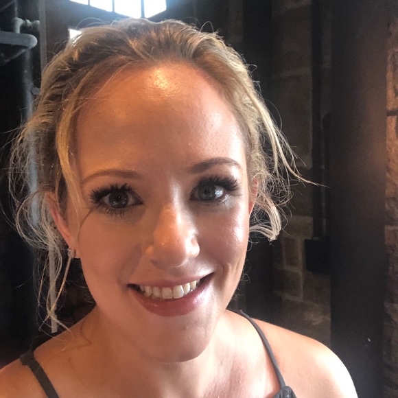 Meet your Posher, Leah - Picture 1 of 1